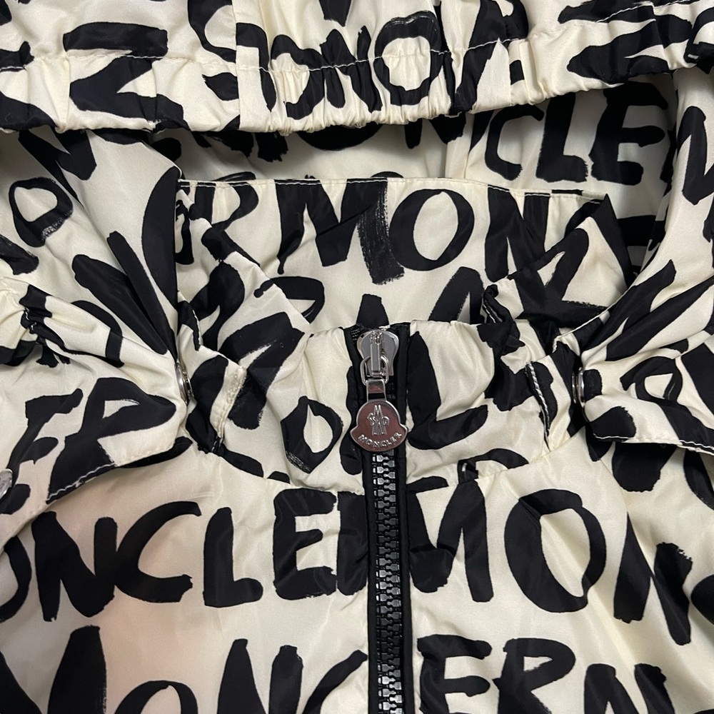 Price firm Moncler kids jacket - Picture 4 of 11